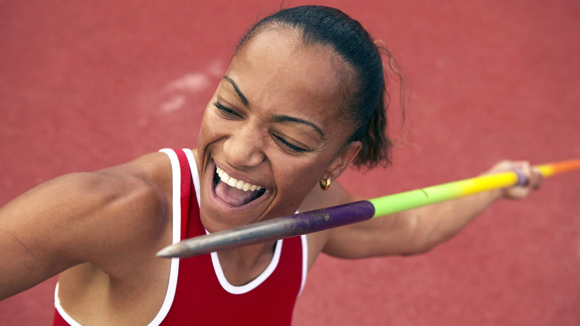 国足锋线发威全场三球完胜,前锋国足